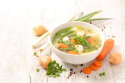 स्लिमिंग सूप के लिए आहार व्यंजन: चिकन और सब्जी प्यूरी सूप
